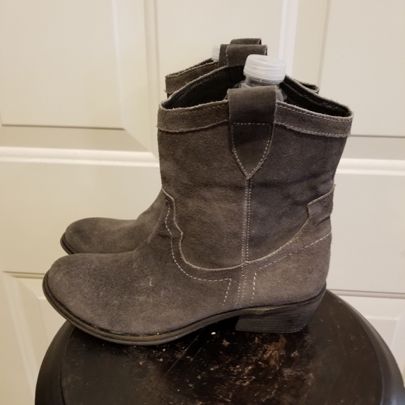 Milano Mode Fashion Suede Leather Size 38 Low Calf Boots - Picture 2 of 8